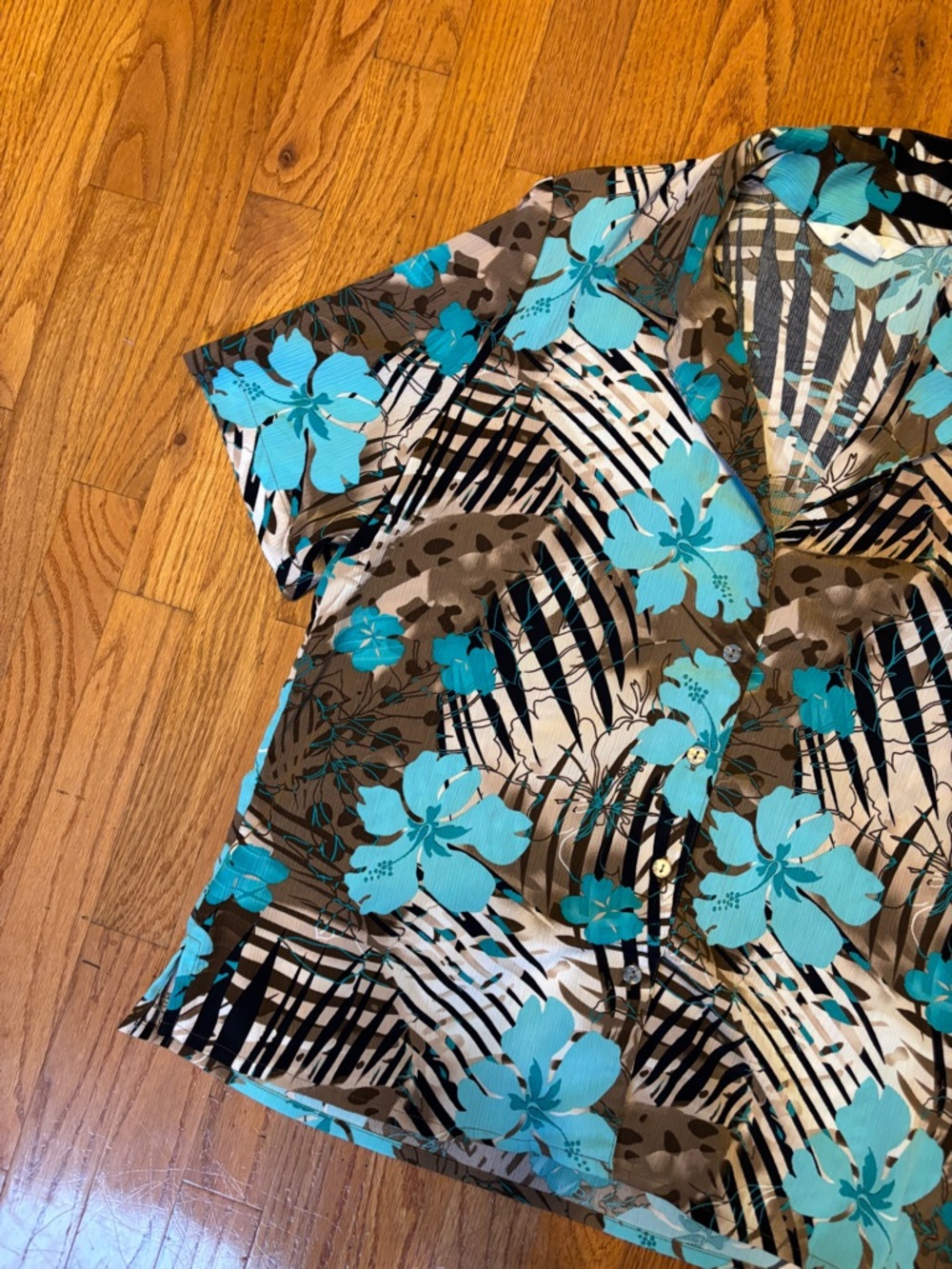 Alia Turquoise Floral Short-Sleeve Button-Down Shirt - Picture 3 of 7